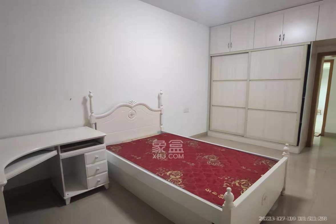 玫瑰名城紫荆苑  3室2厅2卫   1600.00元/月室内图