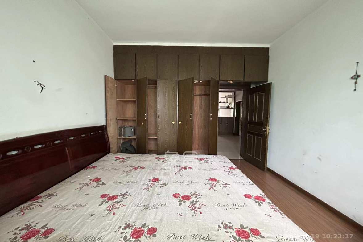 中南汽车世界  2室2厅1卫    1000.0元/月 中南汽车世界  2室2厅1卫    1000.0元/月室内图