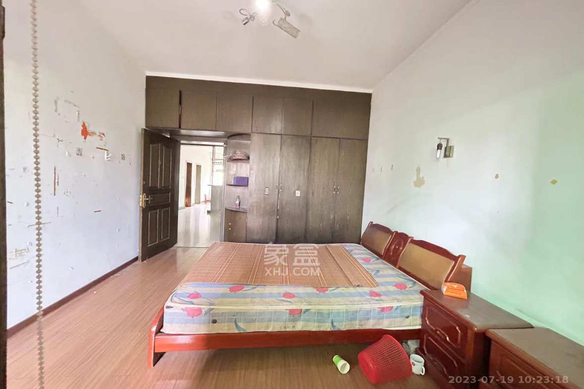 中南汽车世界  2室2厅1卫    1000.0元/月 中南汽车世界  2室2厅1卫    1000.0元/月室内图