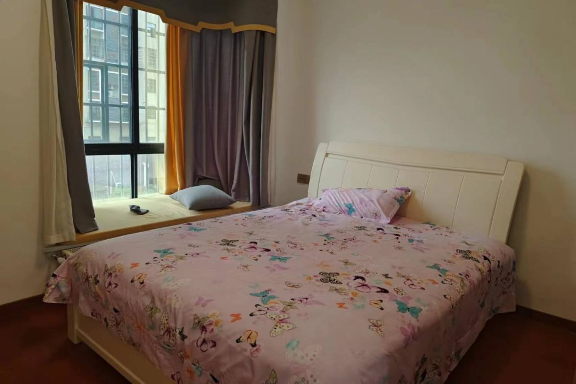 金凤公寓  3室2厅1卫    1800.0元/月室内图