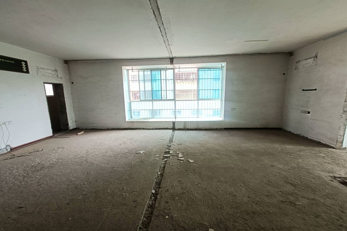 娄星区人民检察院  4室2厅2卫    80.8万室内图1