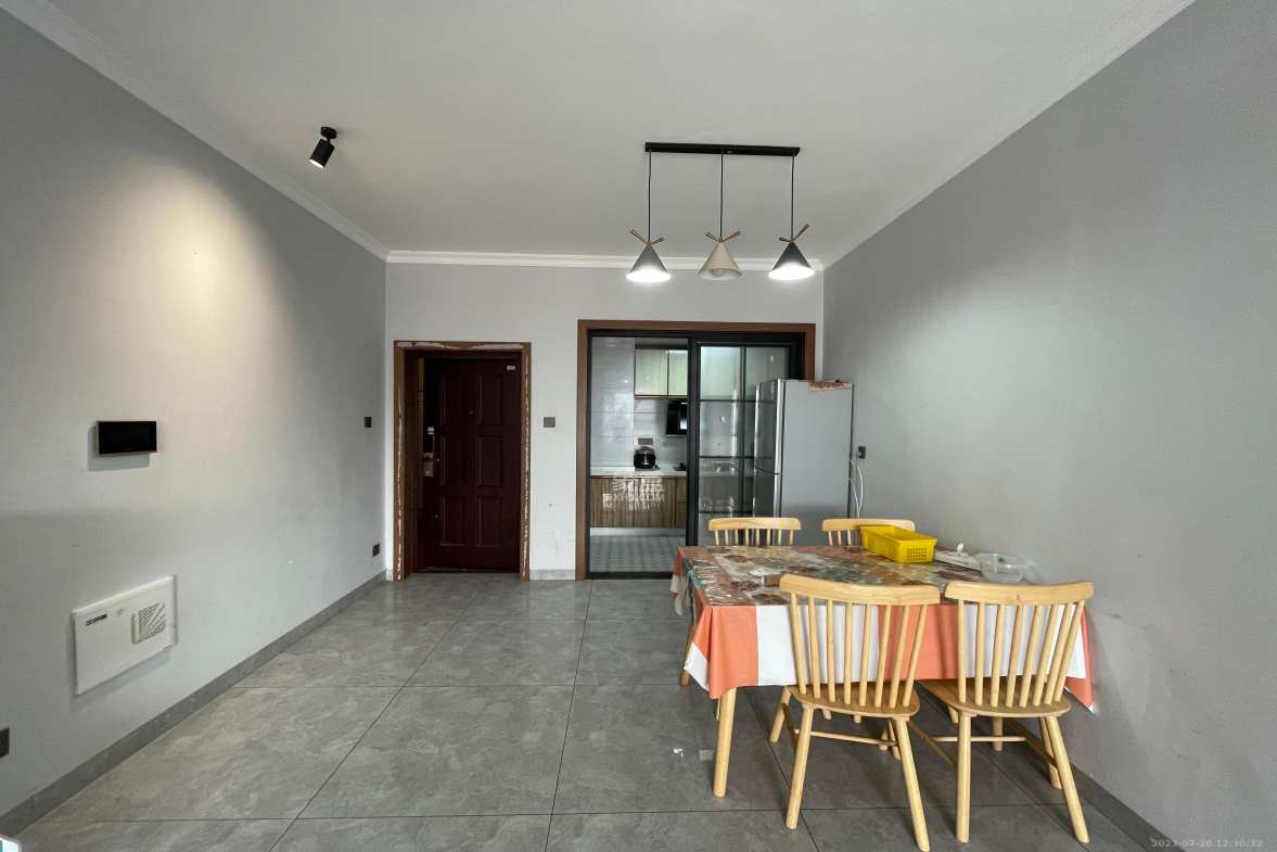 三润城(三润星城) 3室2厅2卫 2200.0元/月 三润城(三润星城) 3室2厅2卫 2200.0元/月室内图