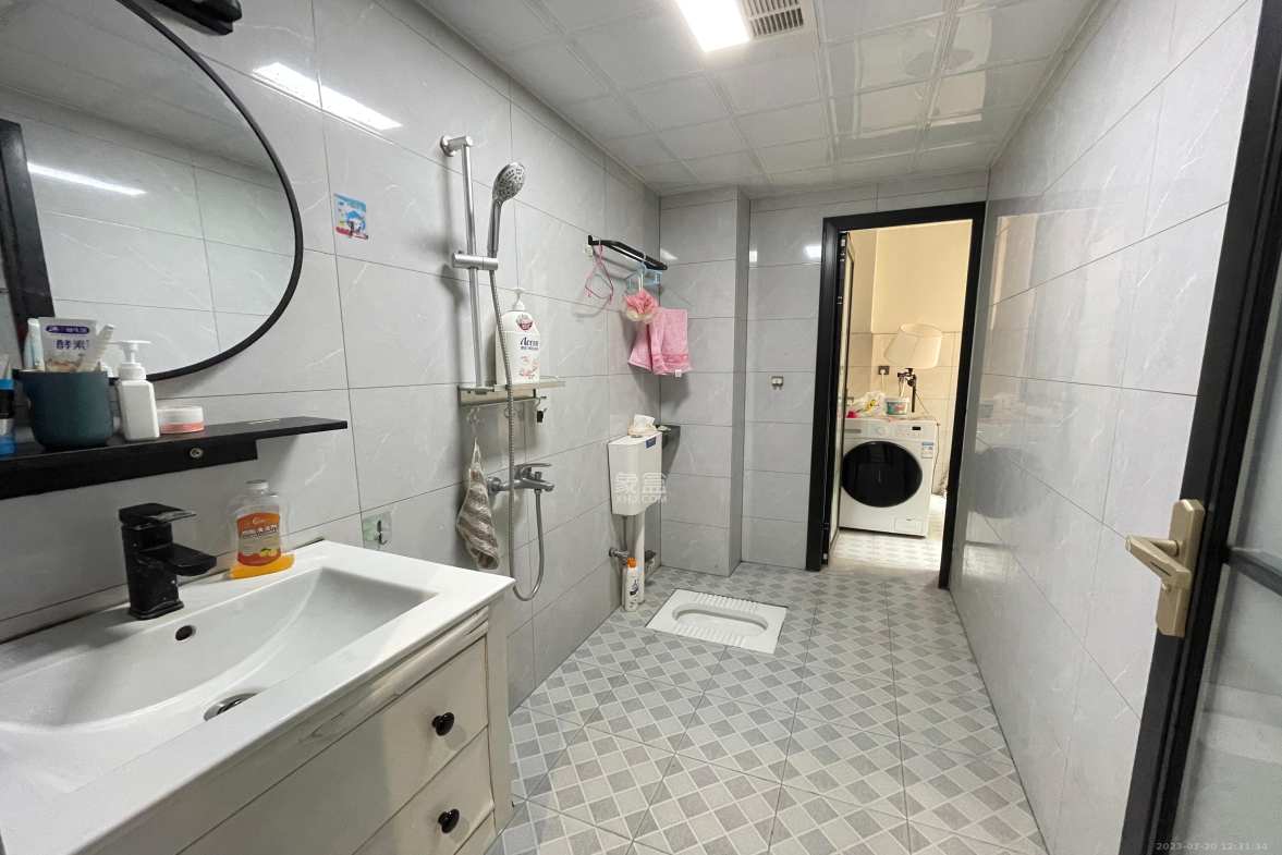 三润城(三润星城) 3室2厅2卫 2200.0元/月 三润城(三润星城) 3室2厅2卫 2200.0元/月室内图