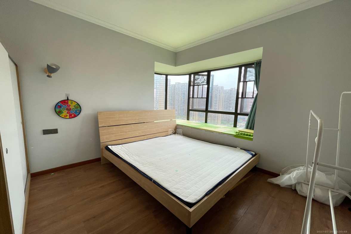 三润城(三润星城) 3室2厅2卫 2200.0元/月 三润城(三润星城) 3室2厅2卫 2200.0元/月室内图