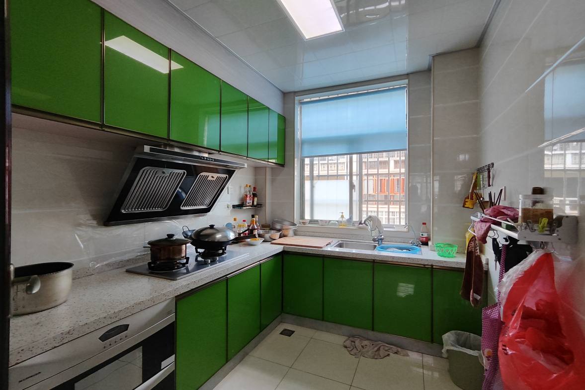 龙泉花园 5室2厅2卫 2800.0元/月 龙泉花园 5室2厅2卫 2800.0元/月室内图