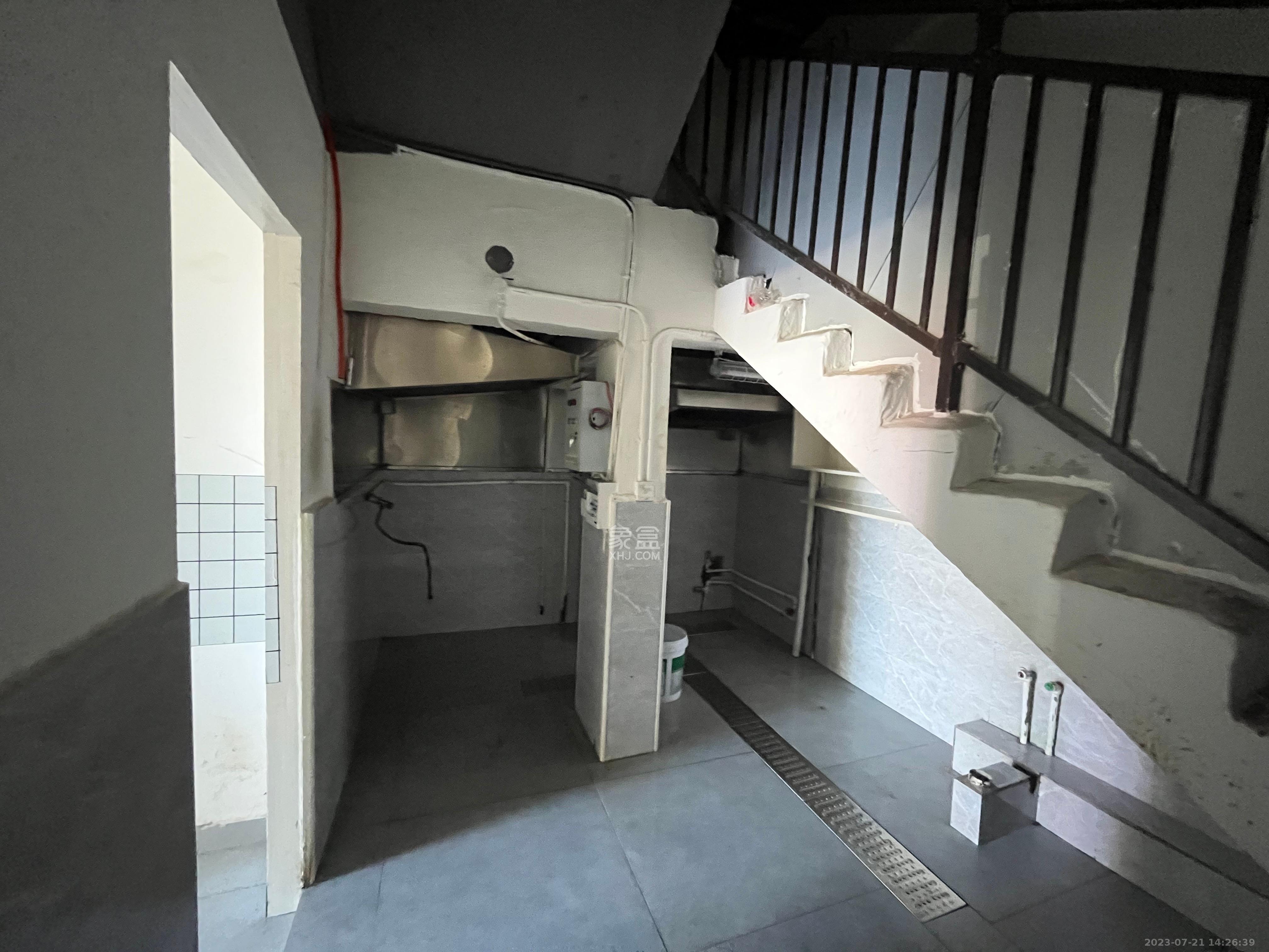 卓越浅水湾二期   90.0㎡      5500.0元/月室内图