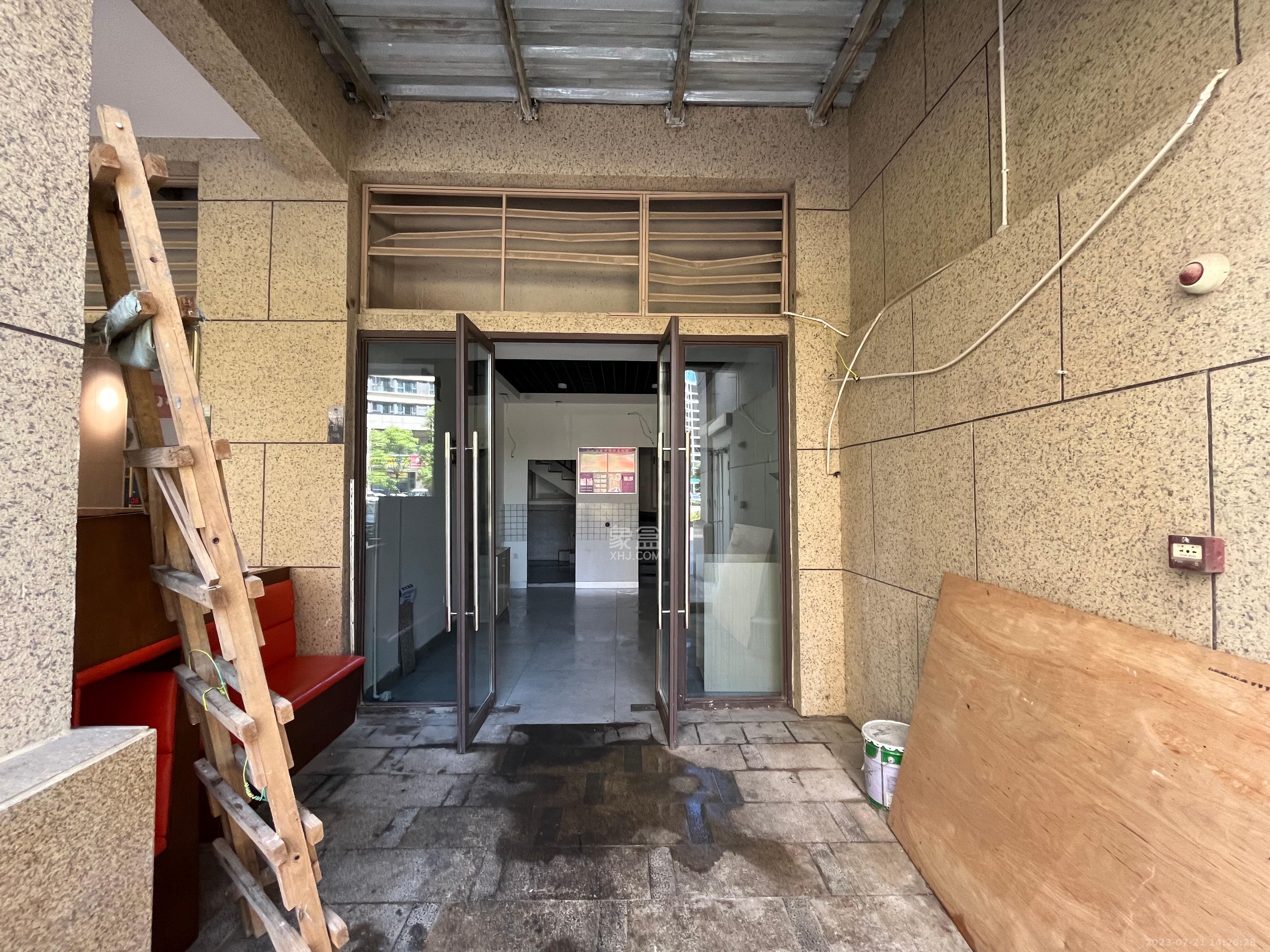 卓越浅水湾二期   90.0㎡      5500.0元/月室内图