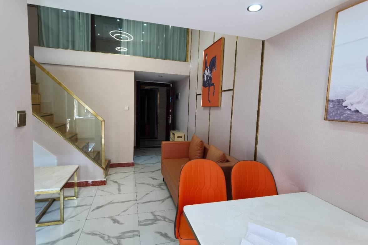 青春里  2室1厅1卫    2000.0元/月室内图