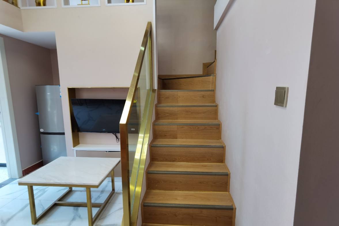 青春里  2室1厅1卫    2000.0元/月室内图