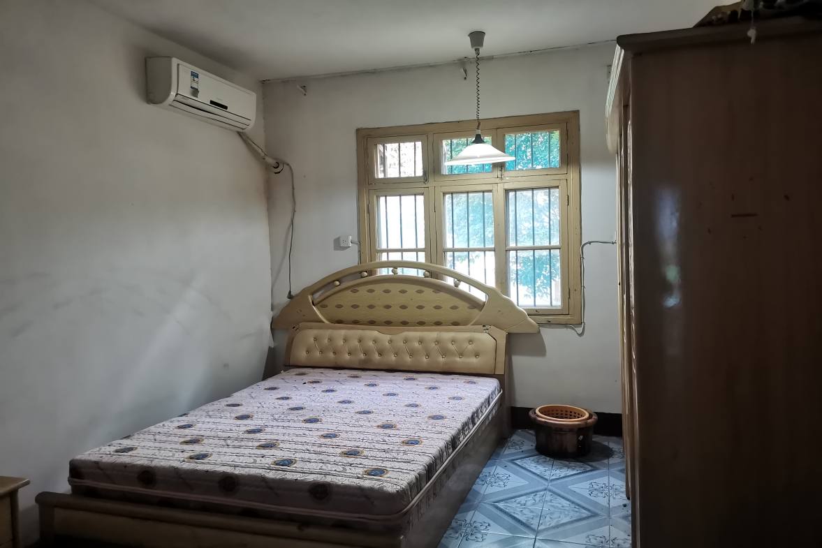 市农机局家属楼  0室0厅0卫    55.8万 市农机局家属楼  0室0厅0卫    55.8万客厅