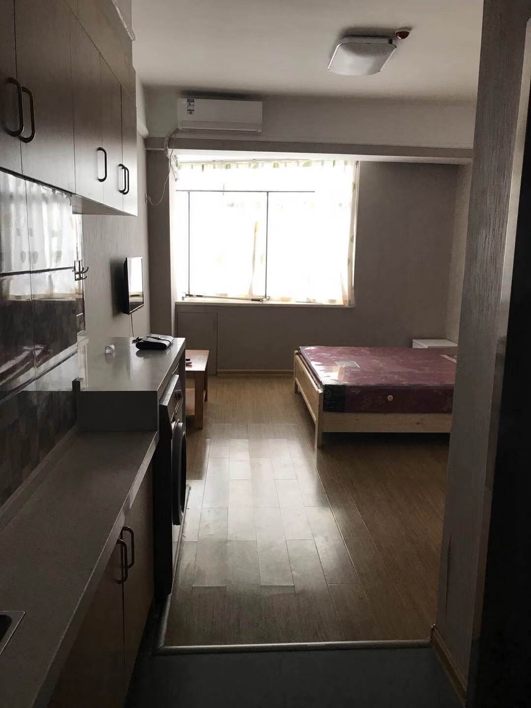 和平路行政公馆  1室1厅1卫   1200.00元/月室内图