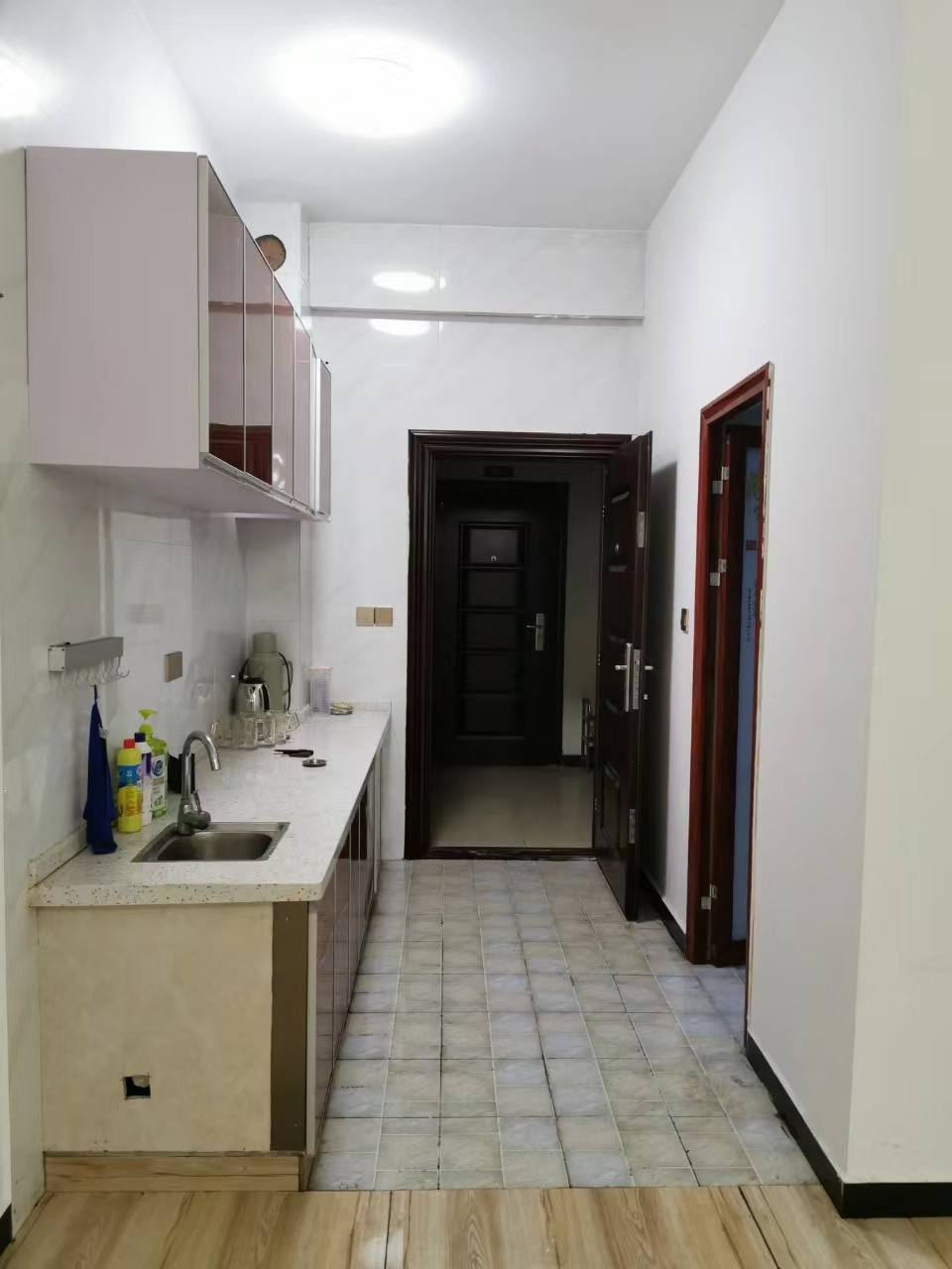 鸿星新天地  2室1厅1卫    1400.0元/月 鸿星新天地  2室1厅1卫    1400.0元/月室内图