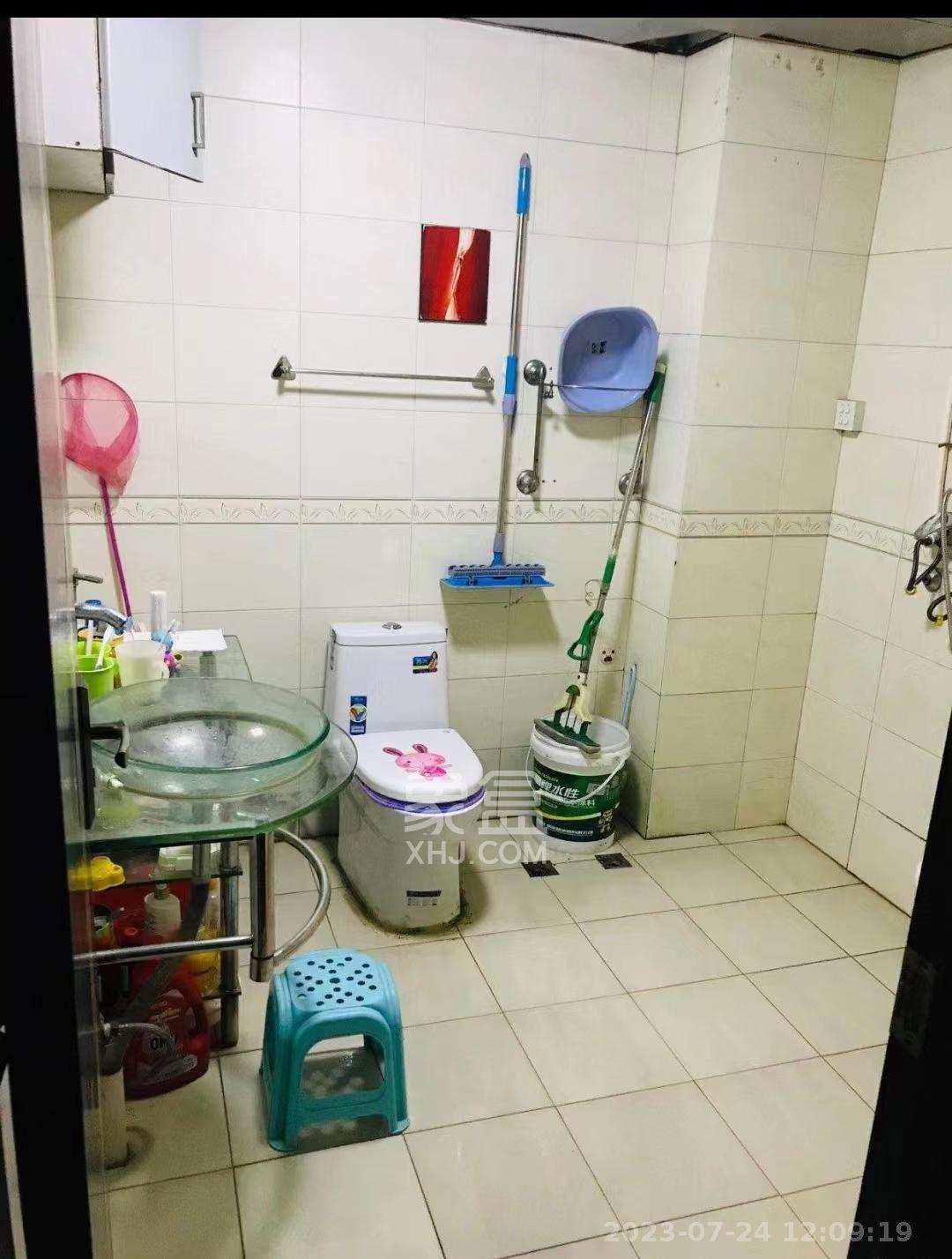 中南汽车世界  3室2厅1卫   1500.00元/月室内图