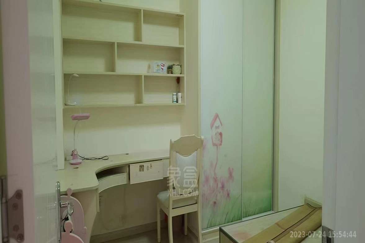 泰山公馆  3室2厅2卫   2100.00元/月室内图
