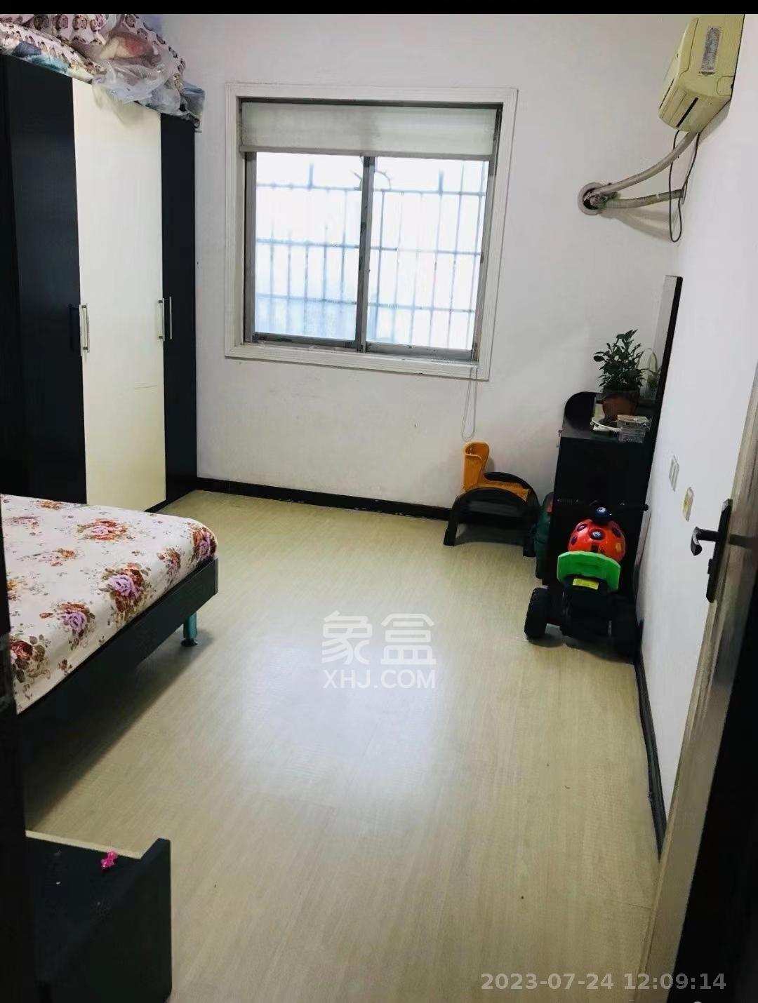 中南汽车世界  3室2厅1卫   1500.00元/月室内图