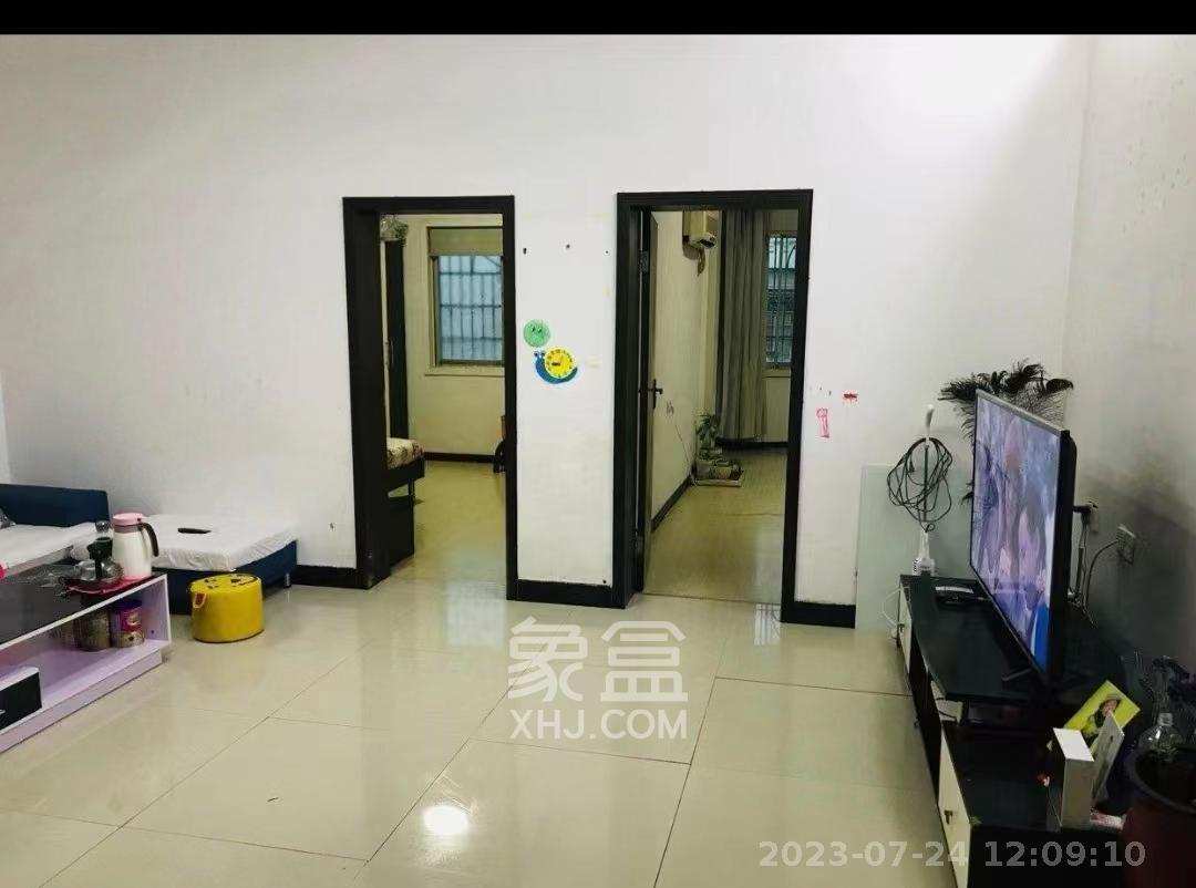 中南汽车世界  3室2厅1卫   1500.00元/月室内图