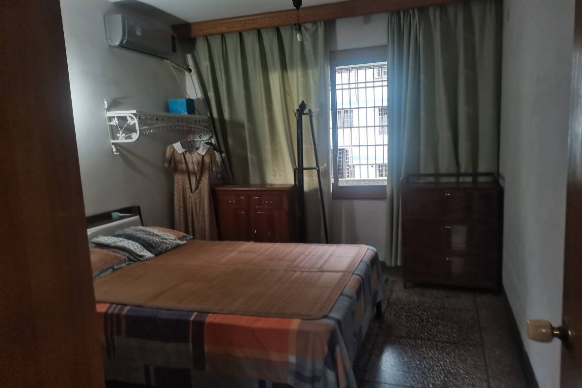 市农机局家属楼  3室2厅1卫    55.0万 市农机局家属楼  3室2厅1卫    55.0万客厅