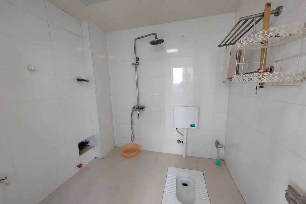 金子湾春晖花园  3室2厅2卫   1900.00元/月室内图