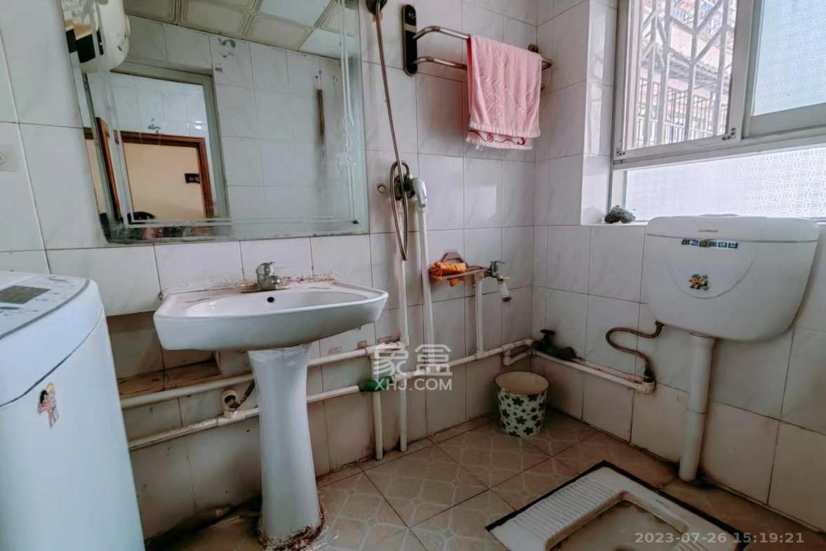 东文庙坪  2室1厅1卫    2000.0元/月室内图