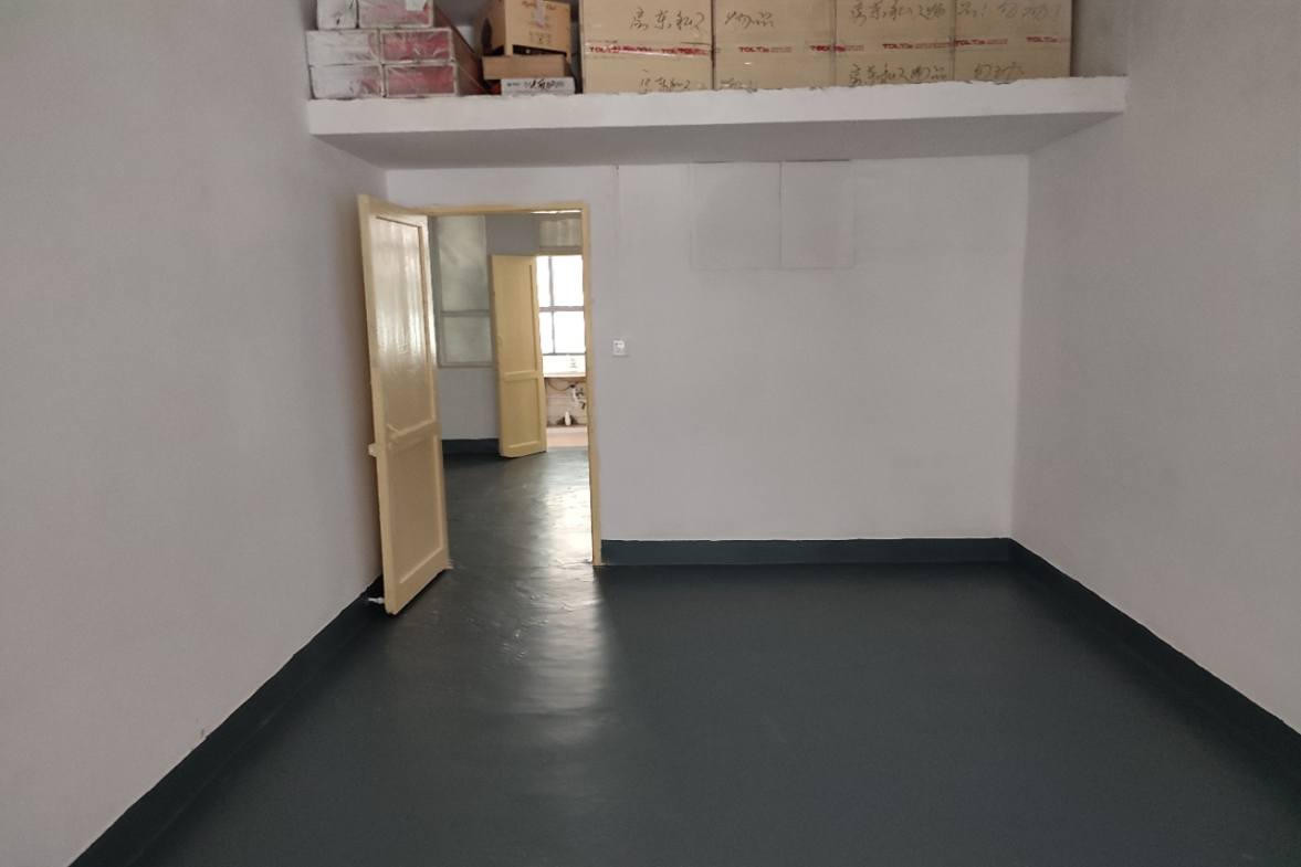 外贸局大院  4室1厅1卫   700.00元/月室内图