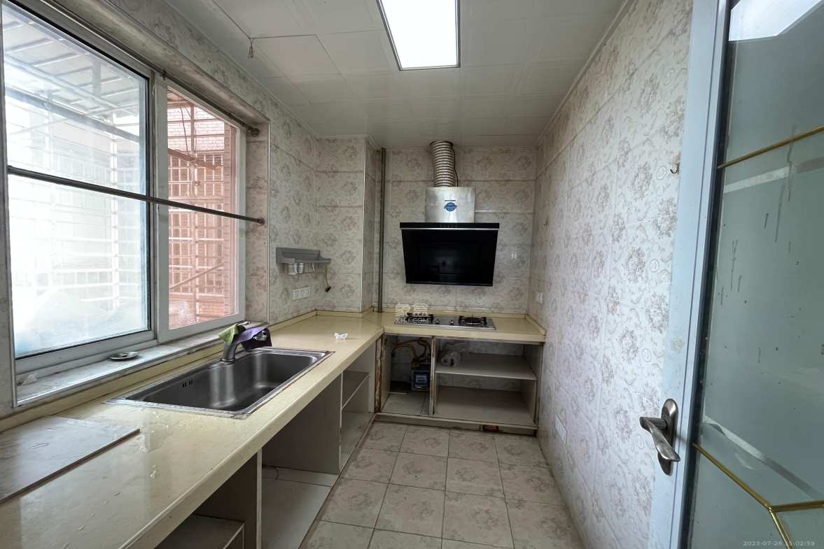 鑫天山城明珠  3室2厅1卫    1300.0元/月 鑫天山城明珠  3室2厅1卫    1300.0元/月室内图