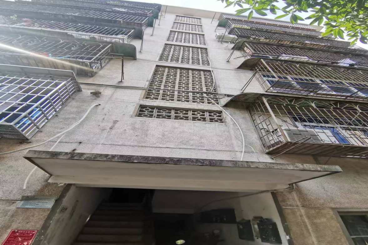 湖南人文科技学院成慧小区  3室2厅1卫    1200.0元/月室内图1