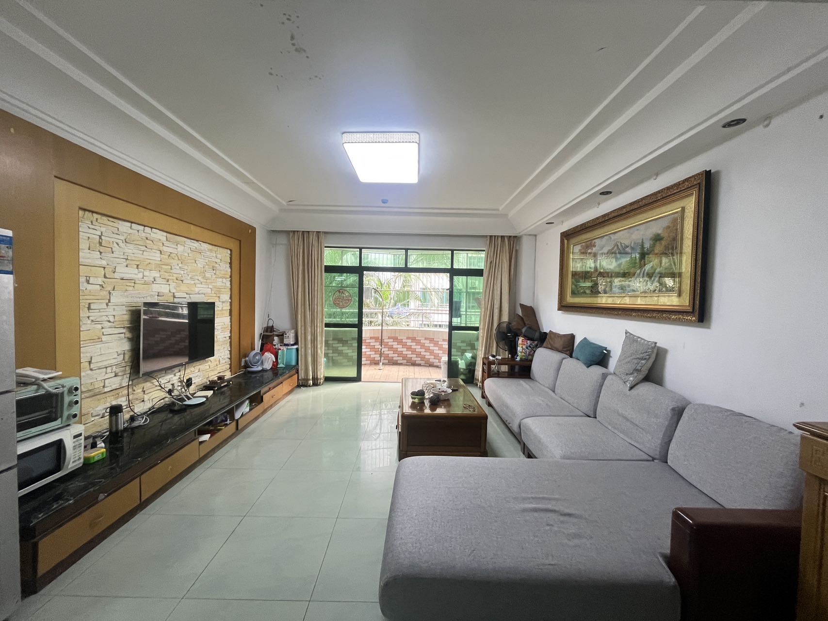 万利隆花园  3室2厅2卫    180.0万