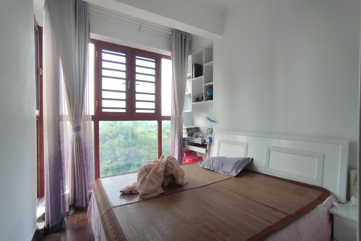 五洲锦城 4室2厅2卫 120.0万 五洲锦城 4室2厅2卫 120.0万客厅