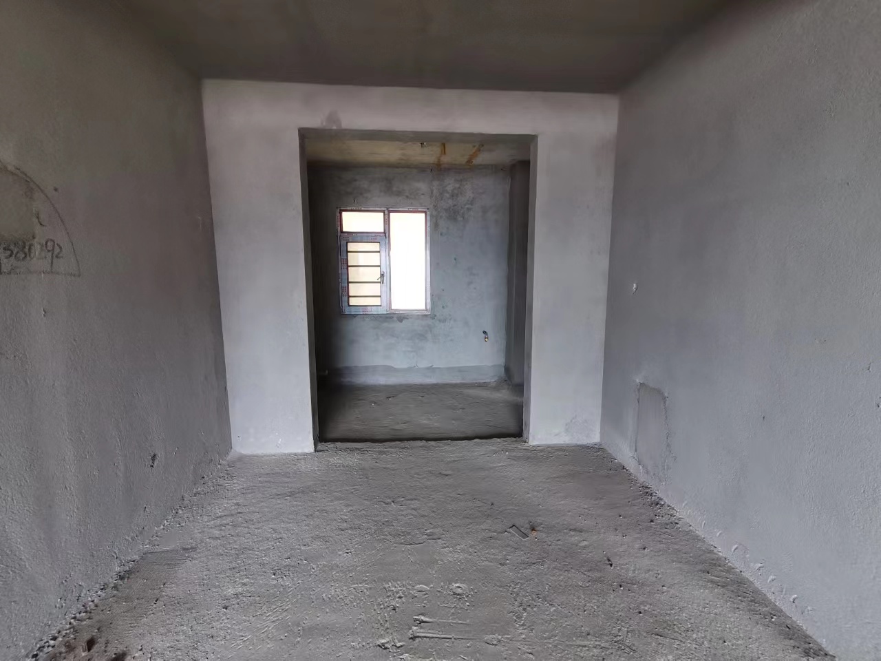 金泰嘉园  5室2厅2卫    105.0万