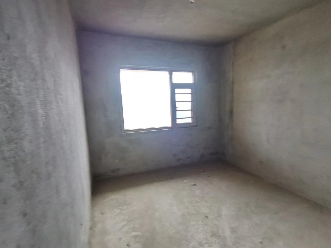 金泰嘉园  5室2厅2卫   78.80万