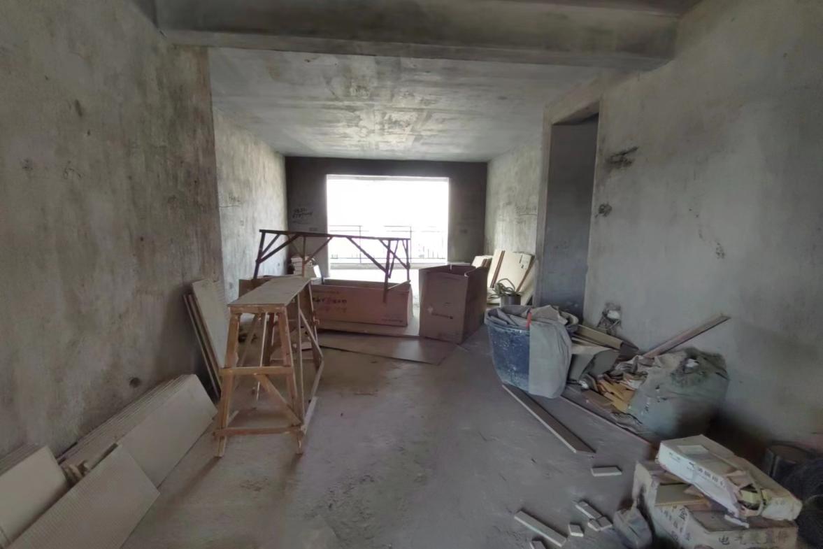 锦绣新城  3室2厅1卫    40.0万客厅