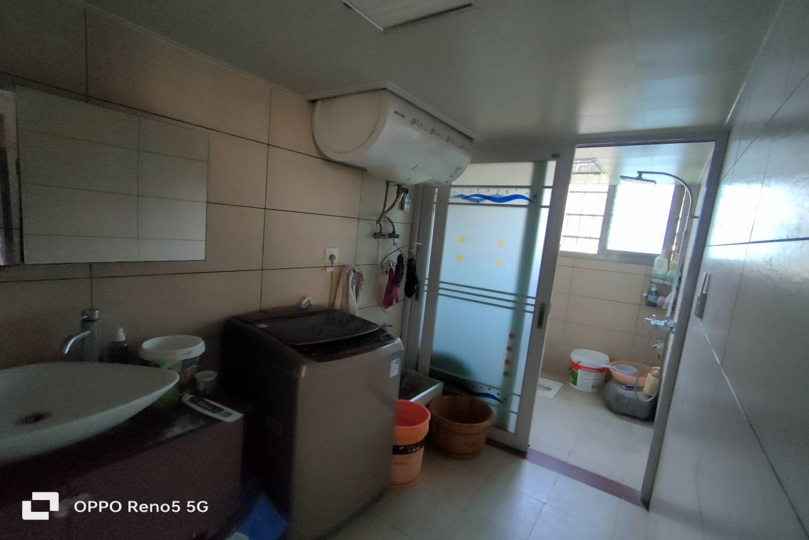 祥泰华园 3室2厅2卫 69.8万 祥泰华园 3室2厅2卫 69.8万客厅