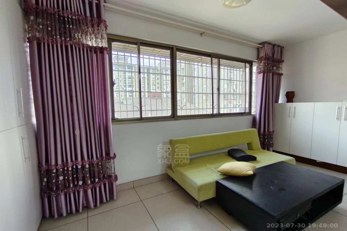 利江花园 4室2厅2卫 2000.0元/月 利江花园 4室2厅2卫 2000.0元/月室内图