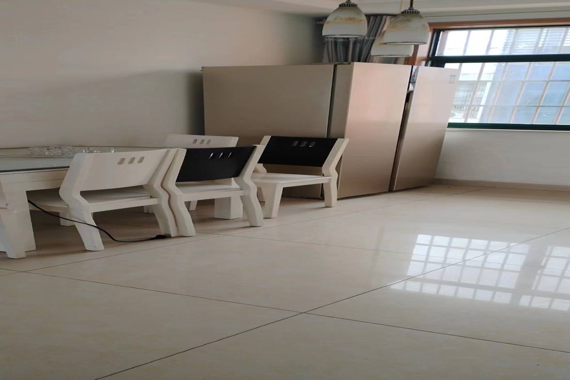 云顶上品  4室2厅2卫   1800.00元/月室内图