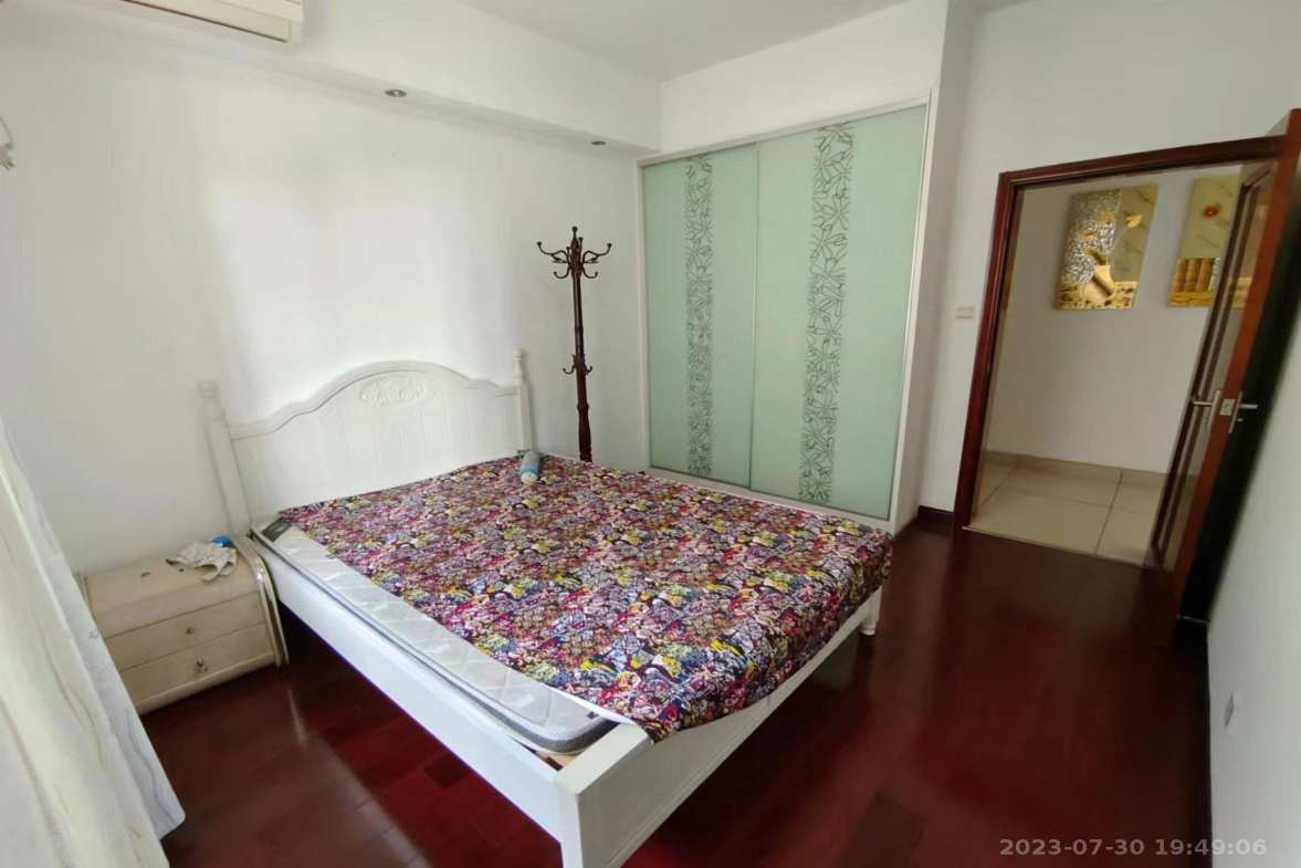 利江花园 4室2厅2卫 2000.0元/月 利江花园 4室2厅2卫 2000.0元/月小区图