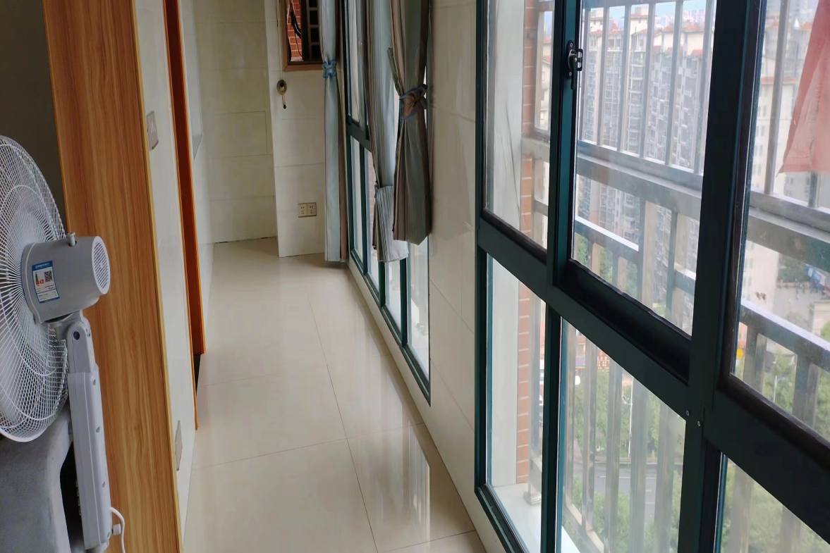 云顶上品  4室2厅2卫   1800.00元/月室内图