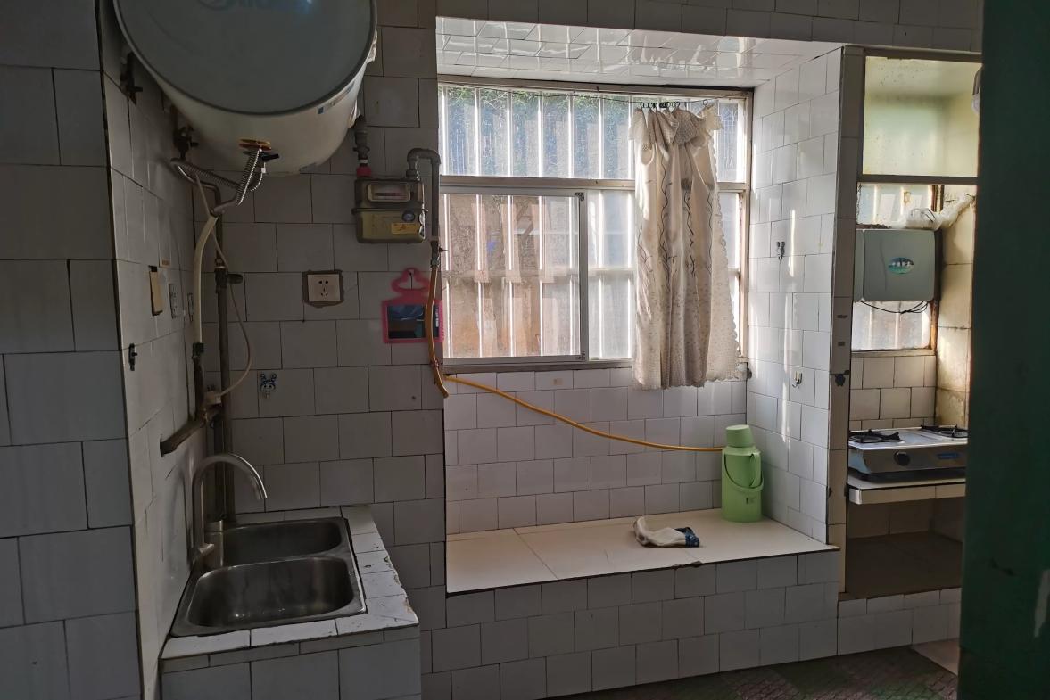 自来水公司家属楼(春檀路) 2室1厅1卫 1000.0元/月 自来水公司家属楼(春檀路) 2室1厅1卫 1000.0元/月室内图