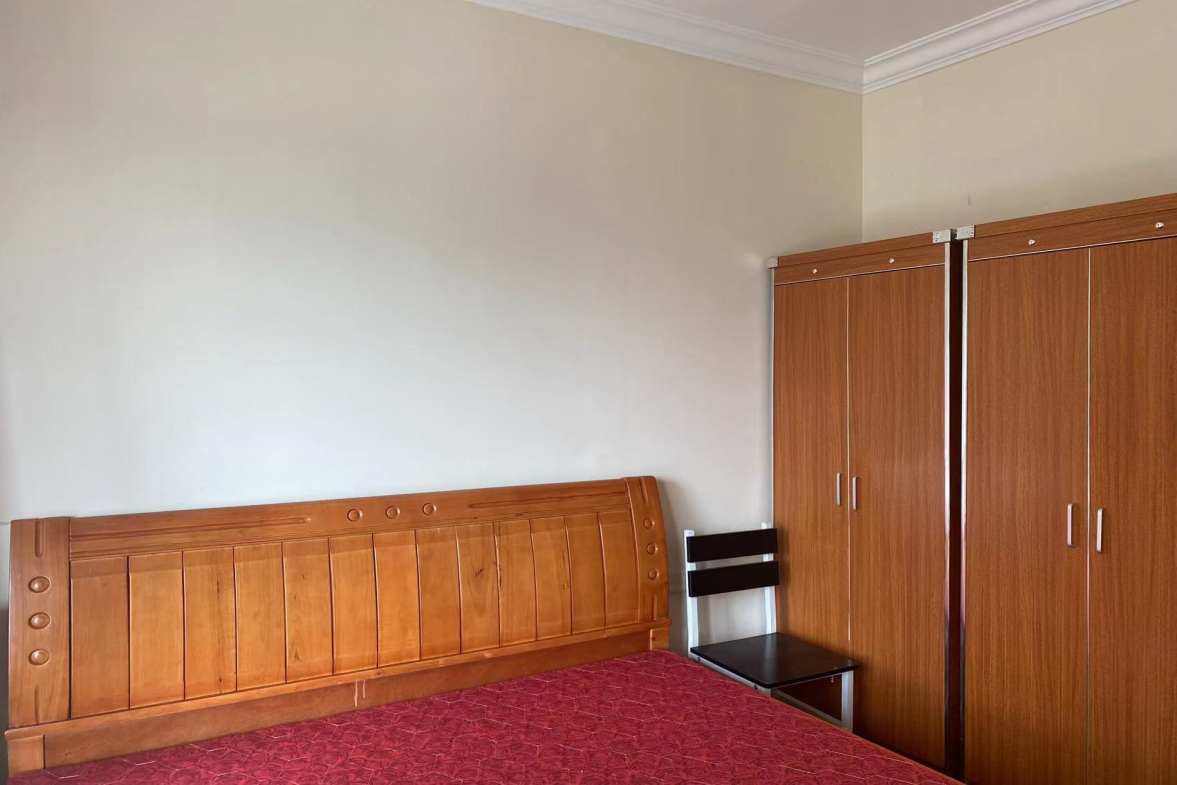 恒大华府 2室2厅1卫 1800.00元/月 恒大华府 2室2厅1卫 1800.00元/月室内图