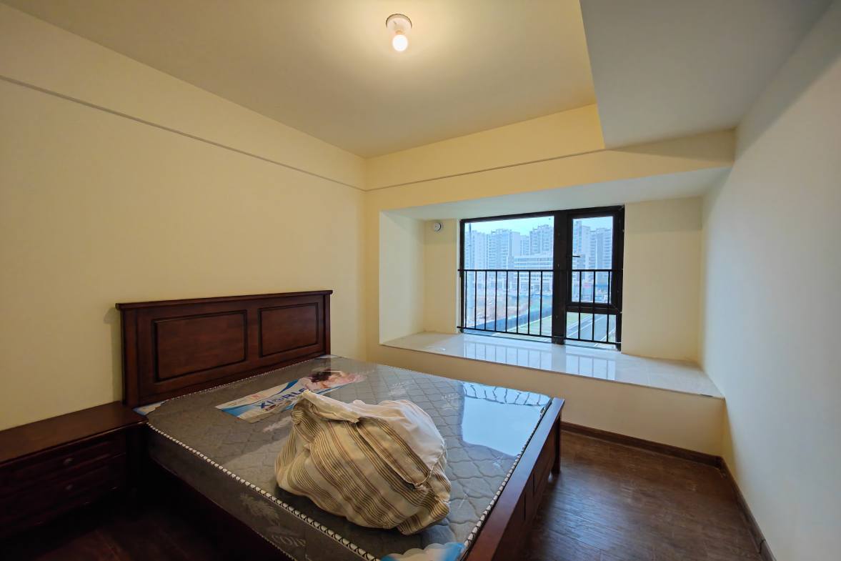 碧桂园翘楚棠  4室2厅2卫   2880.00元/月室内图