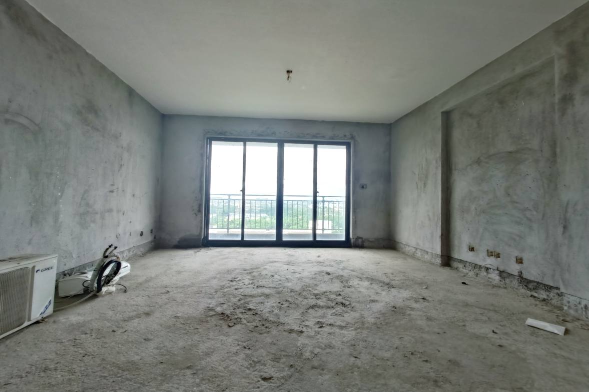 滨江景苑  3室2厅2卫    213.0万 滨江景苑  3室2厅2卫    213.0万客厅