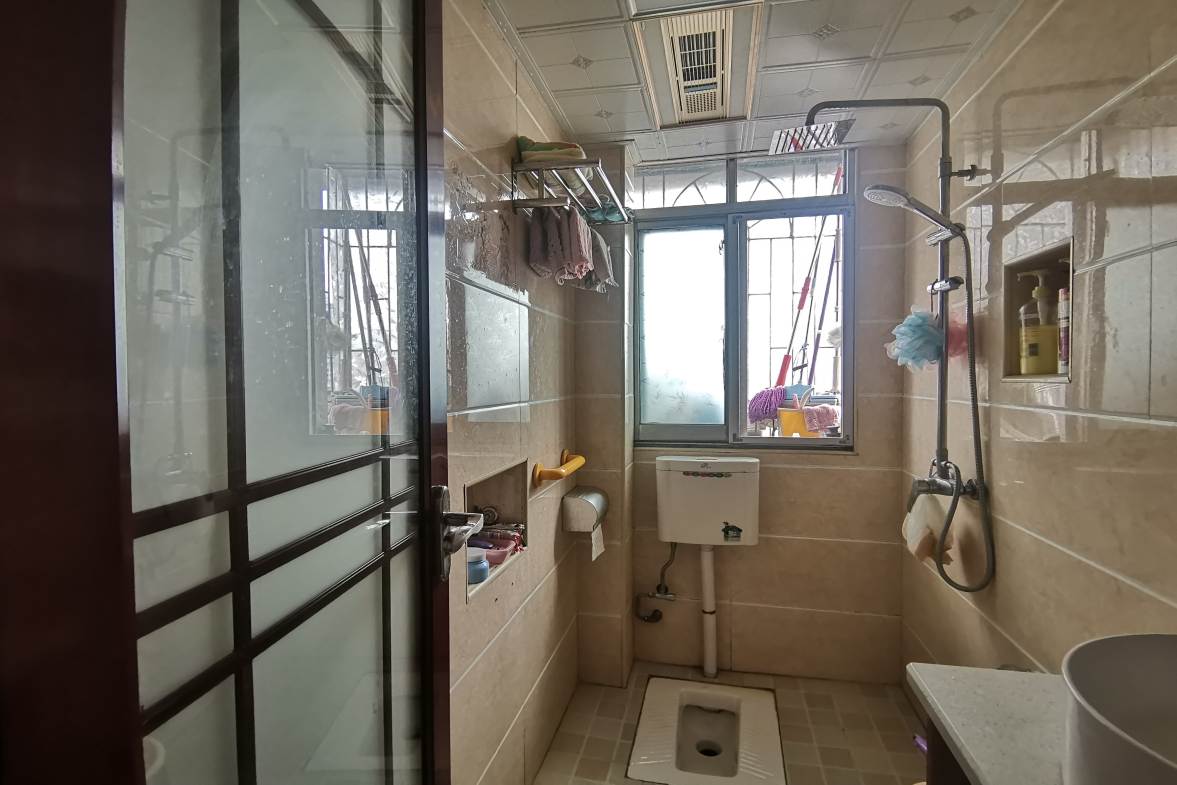 娄星区散盘  2室1厅1卫    36.8万客厅