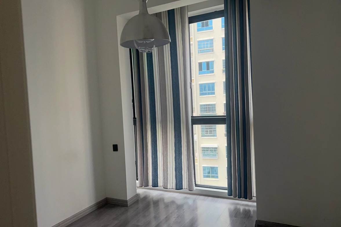 金凤公寓  3室2厅2卫    1800.0元/月室内图