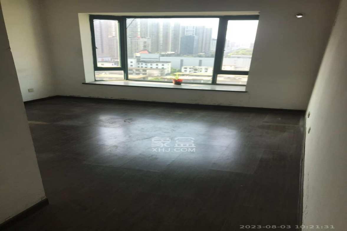 金色华庭 4室2厅2卫 3600.0元/月 金色华庭 4室2厅2卫 3600.0元/月室内图