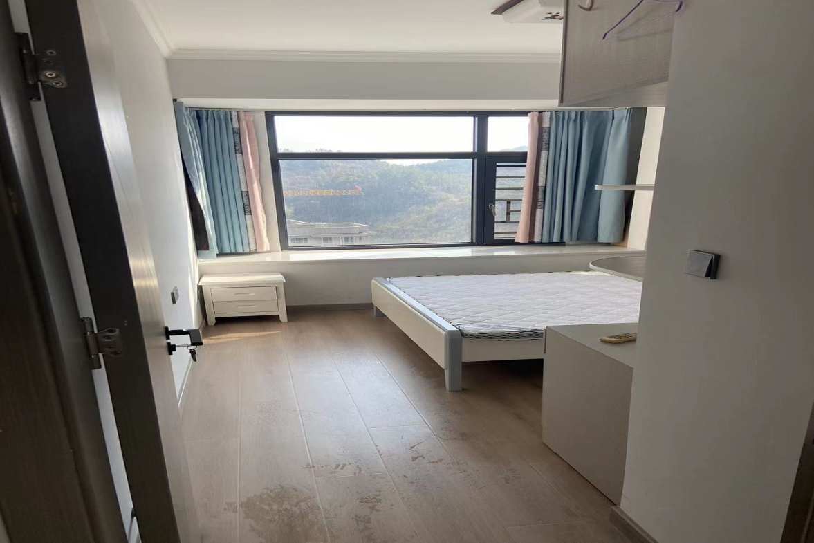 百弘学府城  3室2厅2卫    2000.0元/月室内图