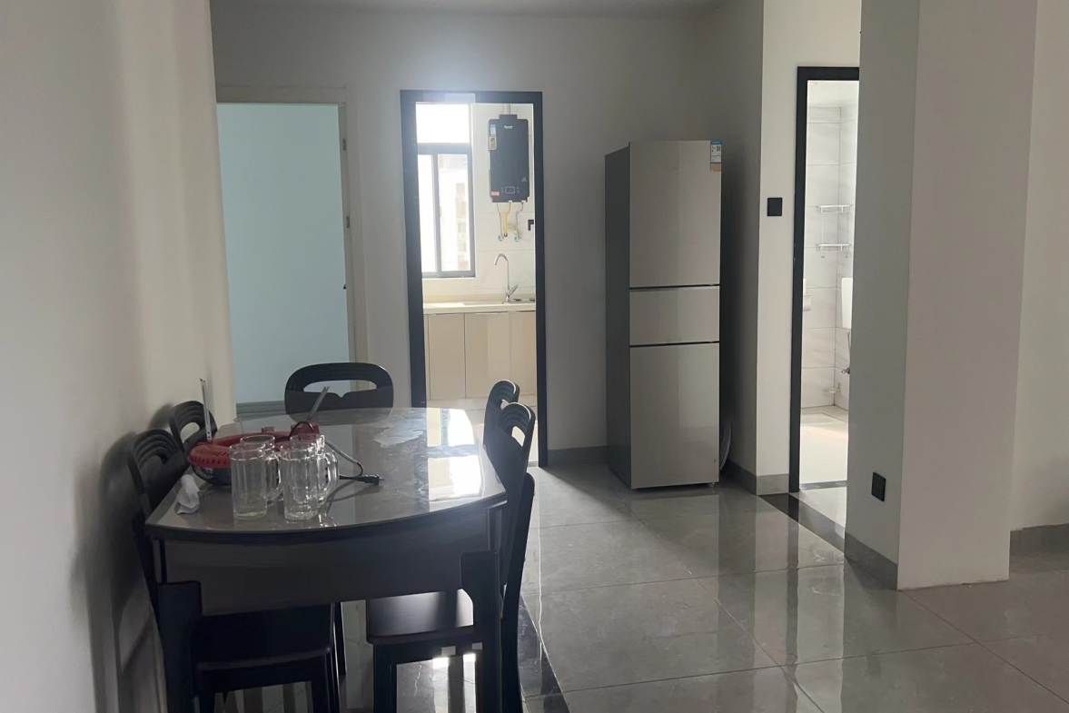 金凤公寓  3室2厅2卫    1800.0元/月室内图