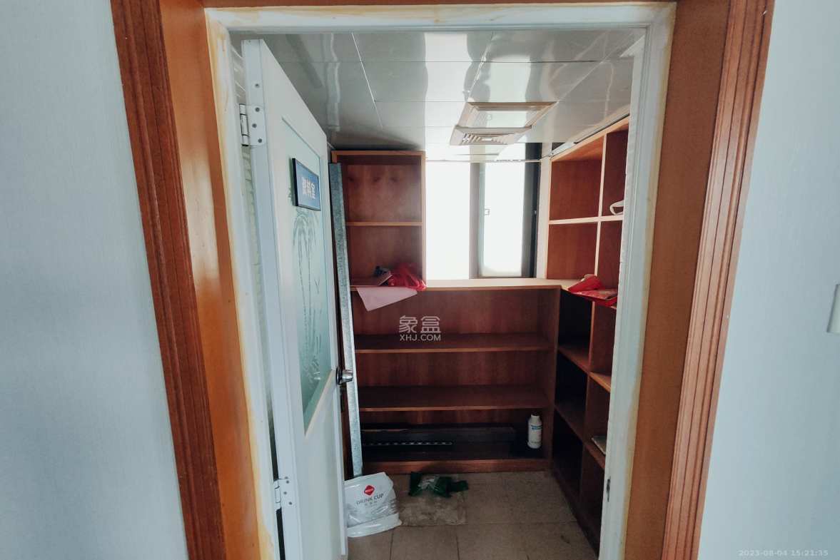 三万英尺  3室2厅1卫    3600.0元/月室内图