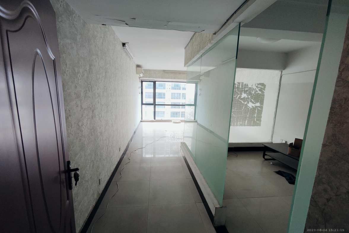 三万英尺  3室2厅1卫    3600.0元/月室内图