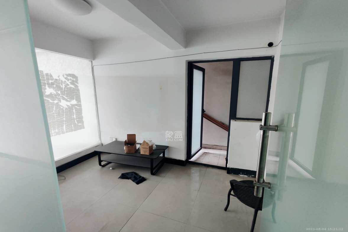 三万英尺  3室2厅1卫    3600.0元/月室内图