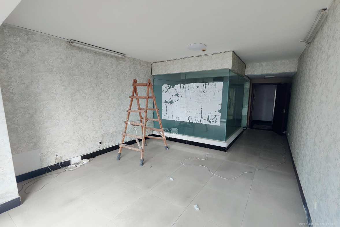 三万英尺  3室2厅1卫    3600.0元/月室内图