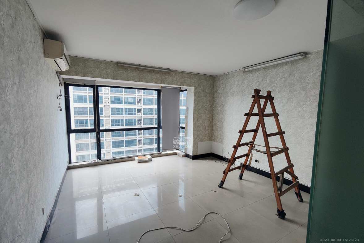 三万英尺  3室2厅1卫    3600.0元/月室内图